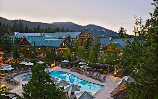 Tenaya Lodge