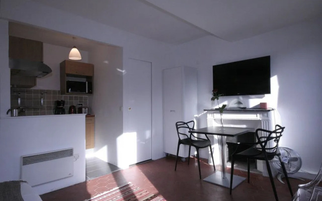 My Apartment in Paris Jonquiere