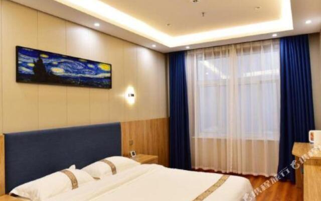 Yanjin Snail home Business tour Hotel