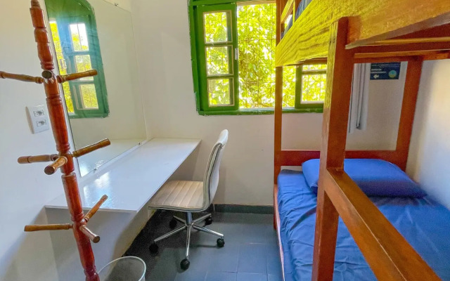 Onça da Praia Hostel