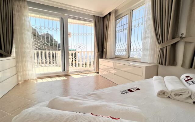 Dazzling Villa With Private Pool in Alanya