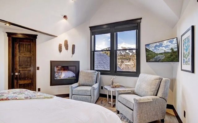 The Bogart House 5 Bedroom Home