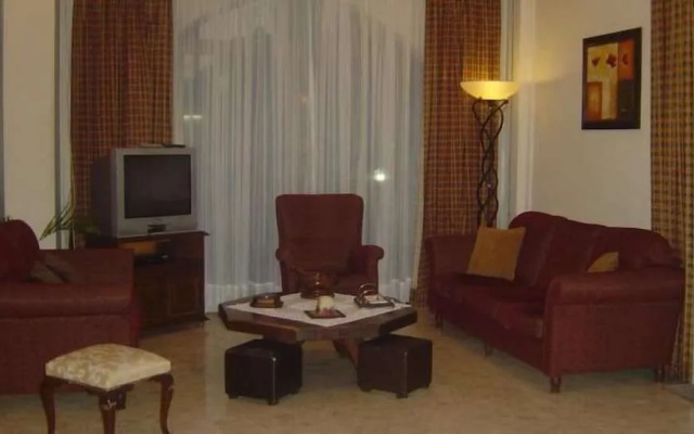 Layiotis Hotel Apartments
