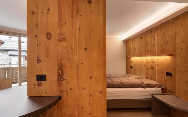 Wood Mountain Planet Suite House