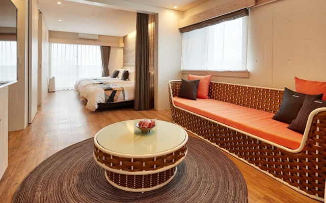 Yomitan Condhotel ND