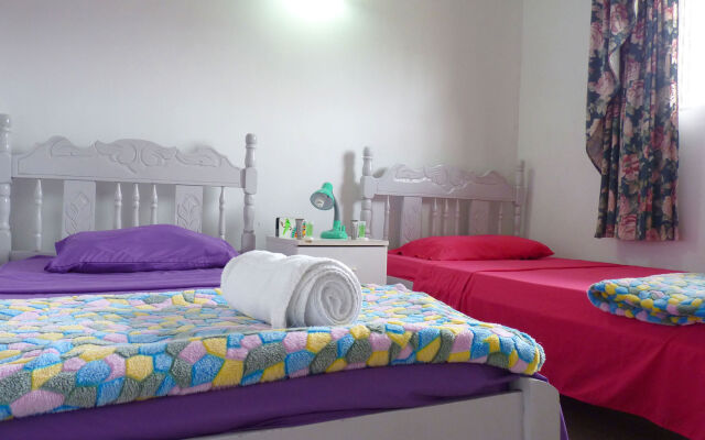 Autana Bed and Breakfast - Hostel