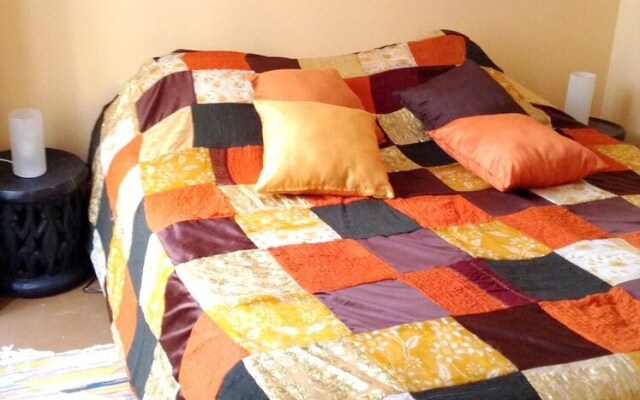 Studio in Paris, With Wonderful City View and Wifi