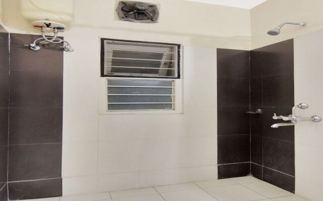OYO 20009 SilverKey Gachibowli
