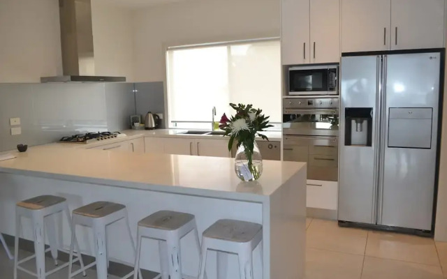 Waterview- Stoneleigh at Yarra