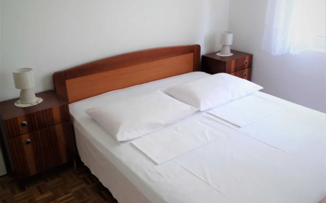 Airy Crikvenica Apartment With Terrace Close to Beach