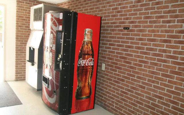 Howard Johnson by Wyndham Hattiesburg