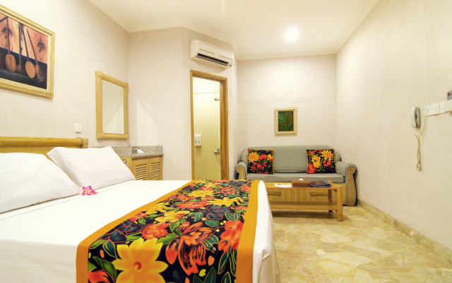 Hawaii Resort Family Suites @ Anyer Beach