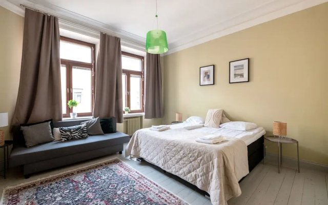 2ndhomes Modern & Spacious 3BR Apartment