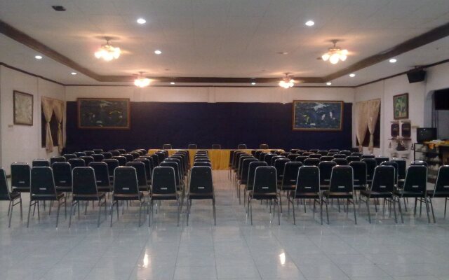 Hotel Graha Wisata