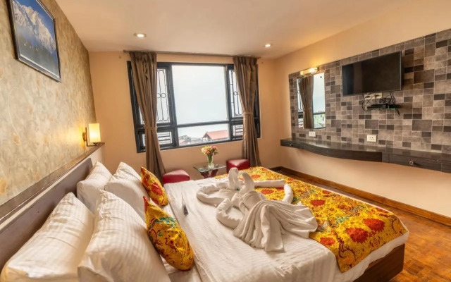 Muscatel Fairmont – 100 Mts from Mall Road