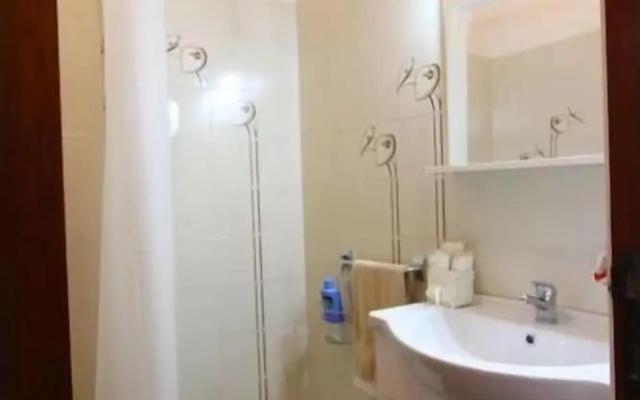 Stunning Private Villa for 4 Guests With Wifi, Private Pool, TV, Veranda, Pets Allowed and Parking