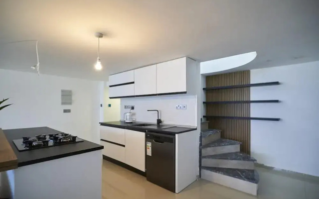 Amazing Penthouse Apartment With Rooftop Pool&bar