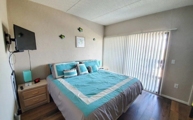 Island House G234 2 Bedroom Condo by Redawning