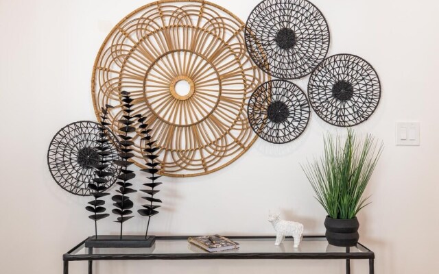 Scottsdale Dreyfus 5 Bedroom Home by RedAwning