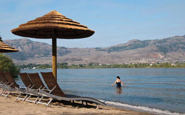 Walnut Beach Resort