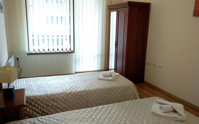 Pine Tree Apartment 2 - B7