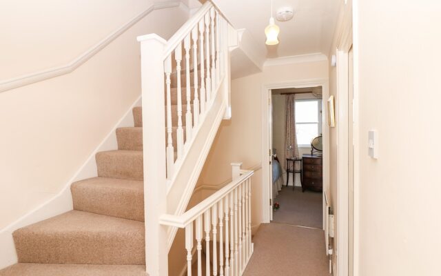 6 Lyme Mews