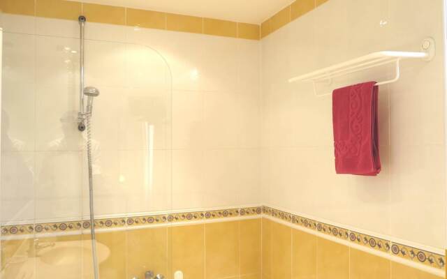 Studio Commandant André 12