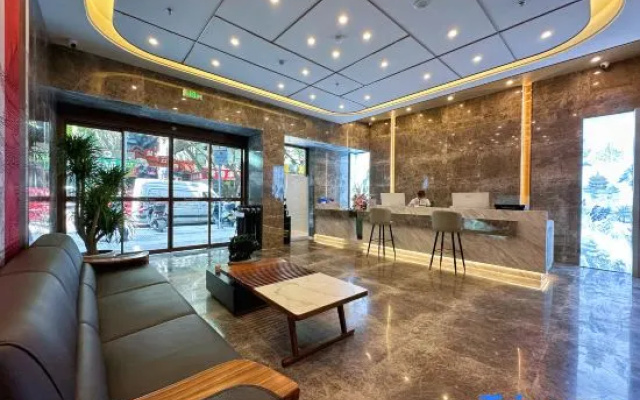 Tumadil Hotel (City Center Square Branch)