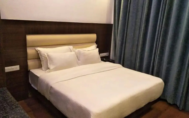 Kamakshi Residency by Royal Collection