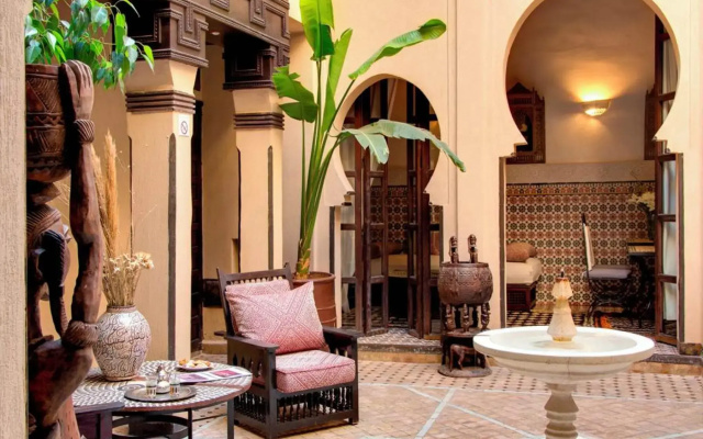 Angsana Riad Tiwaline