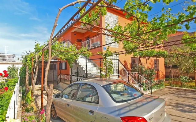 Apartment 773