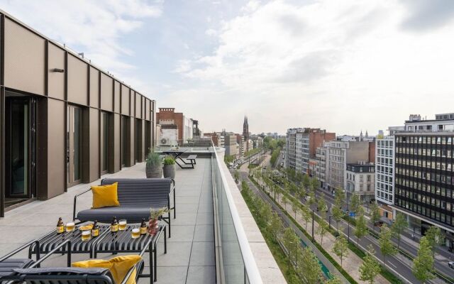 YAYS Antwerp Opera by Numa