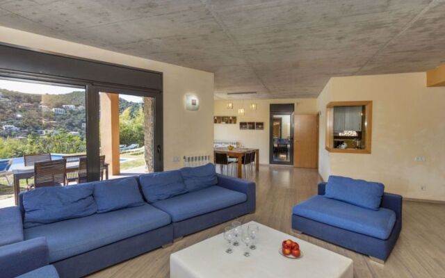 House Oceania Calonge