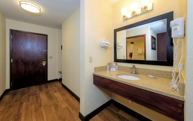 Red Roof Inn Osage Beach - Lake of the Ozarks