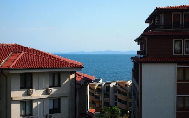 Sea View 2 Bed Apartment With Pool