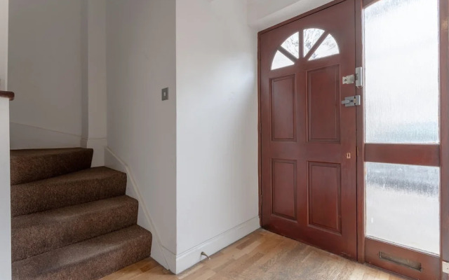 4 Bedroom Mews House in Kensal Rise