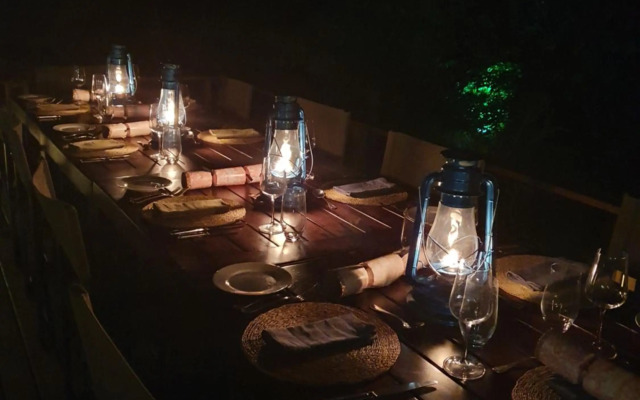 Kingfisher Creek Safari Lodge