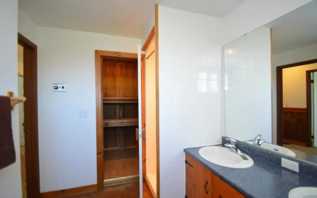 6 Bed Blue Mountain Rental with Hot Tub