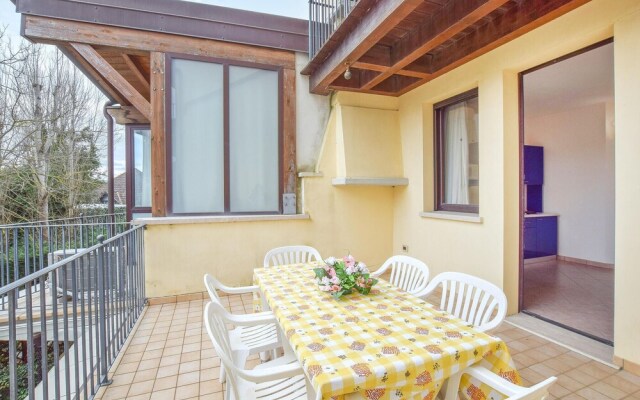 Amazing Apartment in Albarella With