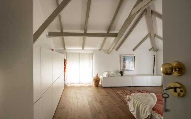 Old Jaffa Artistic Retreat by Sea N Rent