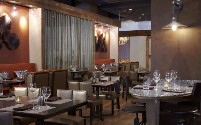 Renaissance St. Louis Airport Hotel