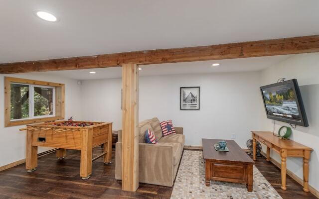 Guten Cabin 3 Bedroom Home by NW Comfy Cabins by RedAwning