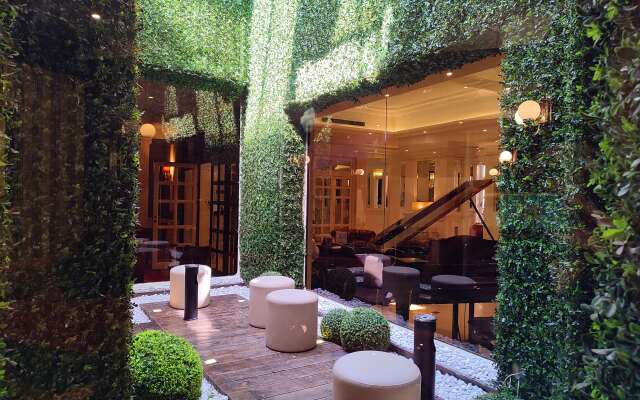 Radisson Blu GHR Hotel, Rome