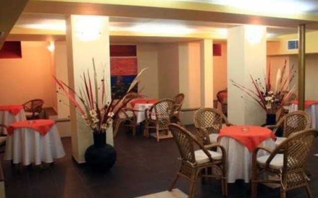 Central Hotel