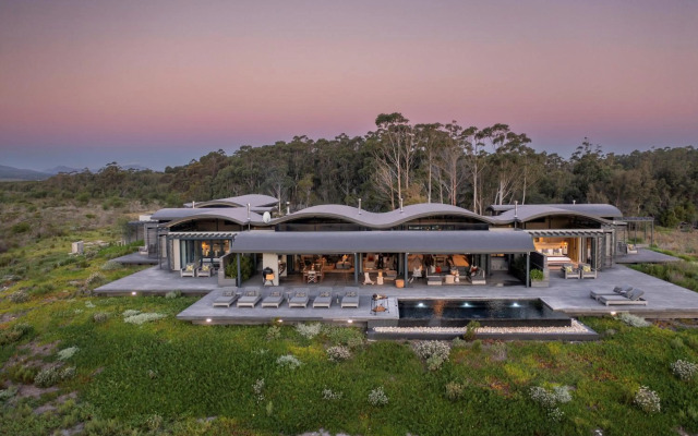 Perivoli Lagoon House