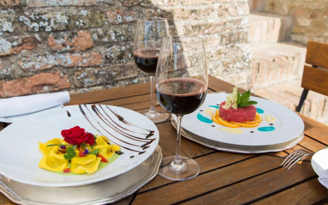 Palazzo Viviani Castello di Montegridolfo