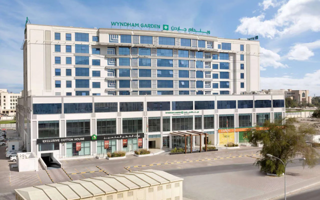 Levatio Hotel & Suites