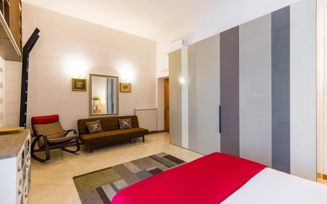 Modern Apartment Next to Piazza Dante