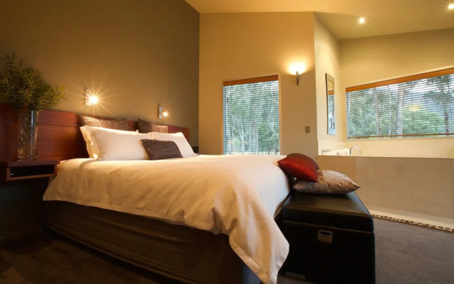 Ironstone Romantic Couples Retreat