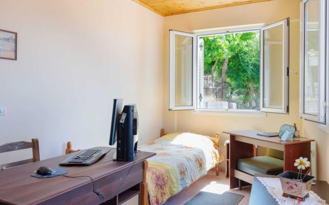 Secluded Holiday Home in Kalavrouza With Mountain Views,bbq
